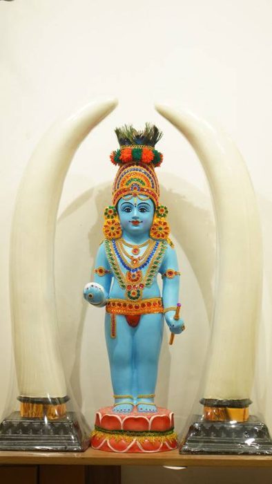 Guruvayurappan idol with ivory tusk arch